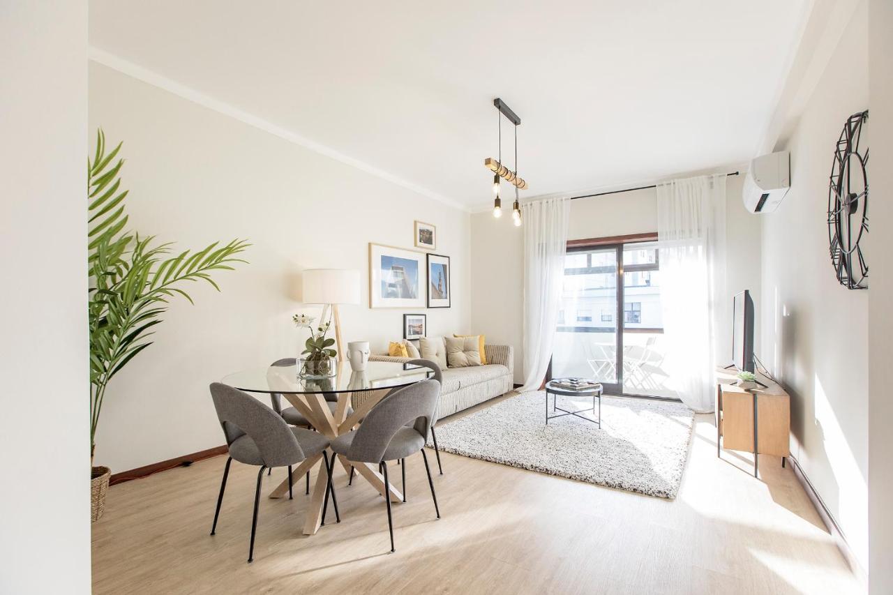 2Br Flat In Bonfim W/ Ac & Balcony By Lovelystay ปอร์โต ภายนอก รูปภาพ